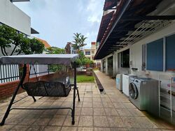 Highland Road (D19), Terrace #471558511